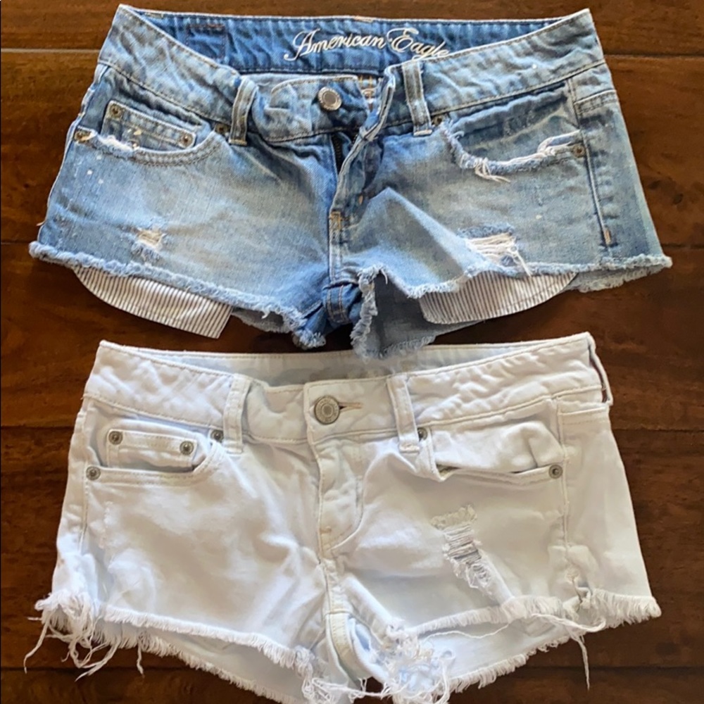 2 pair of AE shorts good condition